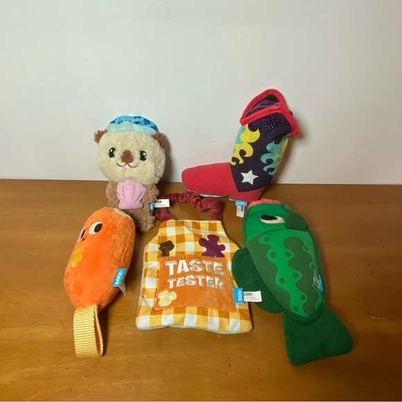 5 Barkbox Dog Toys Lot Plush Crinkle Squeaker Summer Corndog Fish Boot Apron - Picture 1 of 5